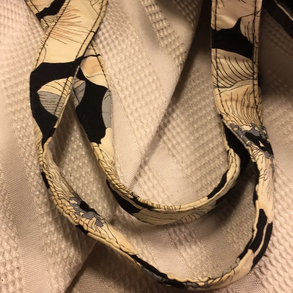 Vera Bradley large bag hardly used (if ever) leaf